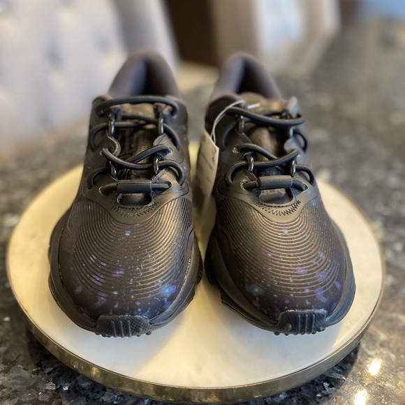 NWT Adidas Ozweego Ozwg Galaxy Black NASA Dupont Kevlar Men's GZ8405 - Picture 2 of 6